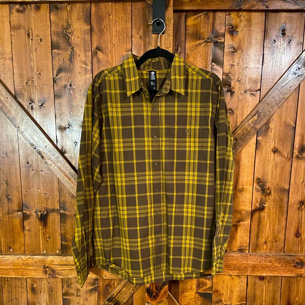 COPY - NWOT Mountain Hardware button up